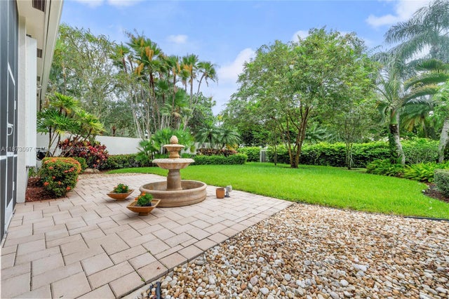 4 of 28 - 2518 Bay Pointe Ct, Weston, FL
