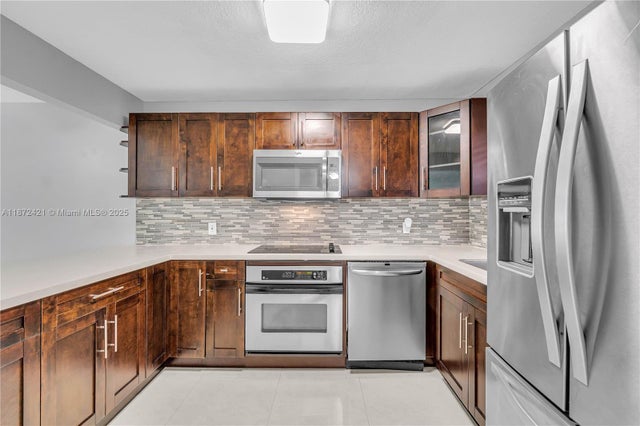 2 of 32 - 9431 Live Oak Pl 205, Davie, FL