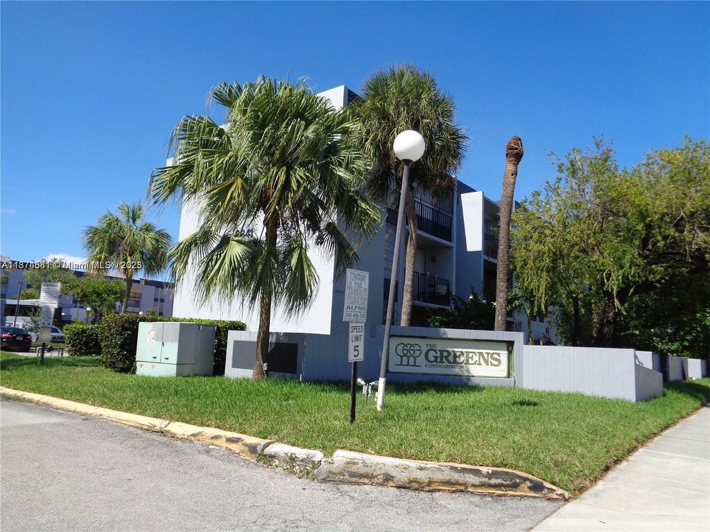 8821 W Flagler St 503, Miami