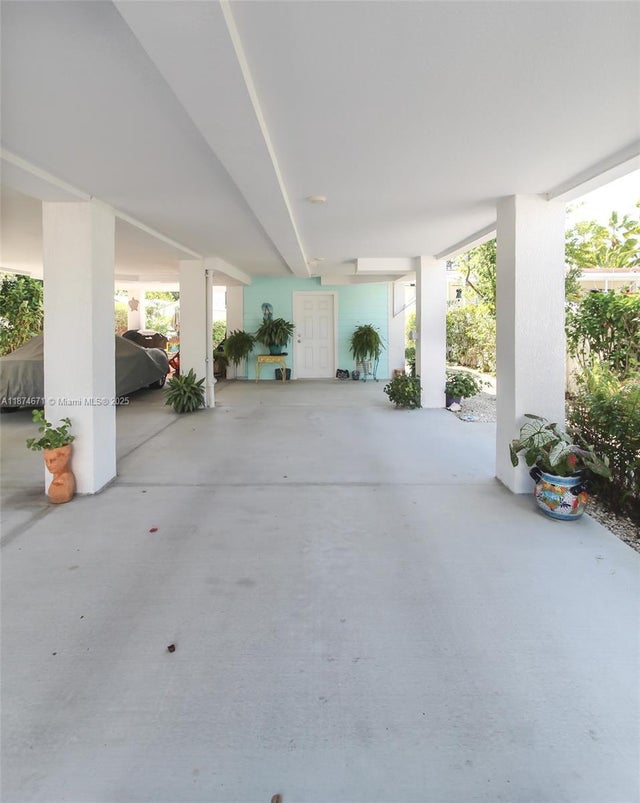 2 of 21 - 178 Arbor Ln, Tavernier, FL