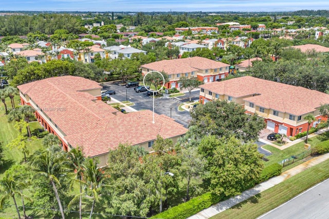 2 of 30 - 7400 Palomino Dr 522-5, Davie, FL