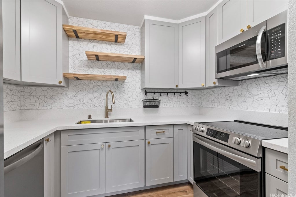 (unit #8204) 94-508 Kupuohi Street, Waipahu