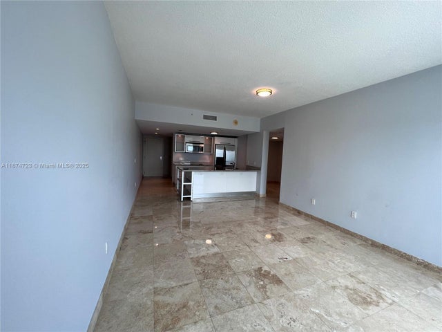 2 of 26 - 185 Sw 7th St 4204, Miami, FL