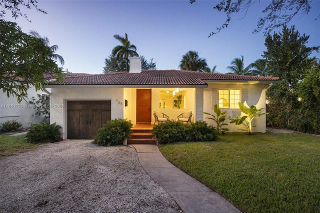 1 of 35 - 727 Ne 76th St, Miami, FL