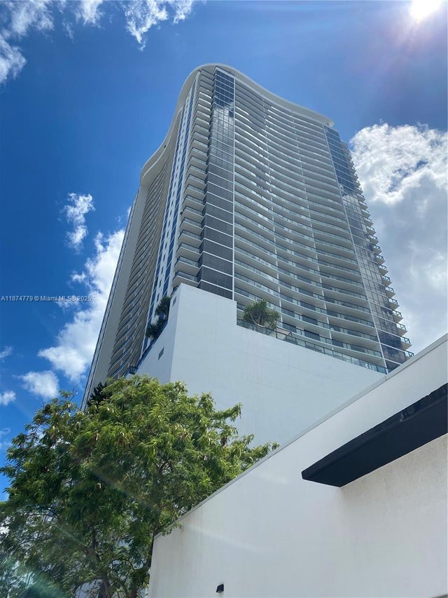 1 of 2 - 1600 Ne 1st Ave 1711, Miami, FL