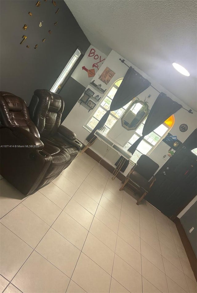 2 of 13 - 375 E Okeechobee Rd, Hialeah, FL