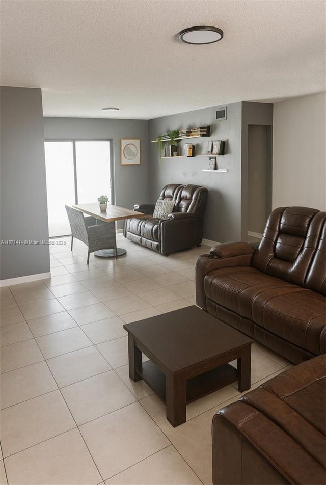 3 of 13 - 375 E Okeechobee Rd, Hialeah, FL