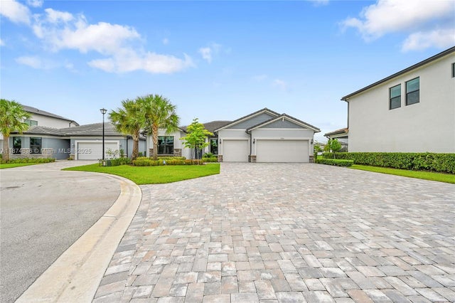 1 of 27 - 2340 Rollingwood Ct, Oakland Park, FL