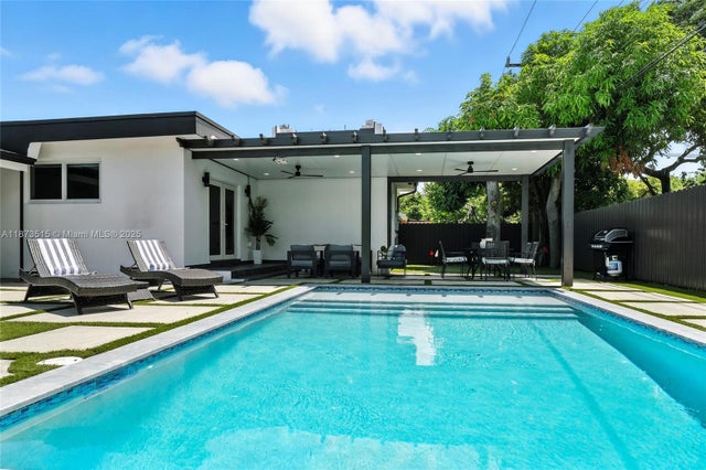 1 of 42 - 16830 Ne 6th Ct, North Miami Beach, FL