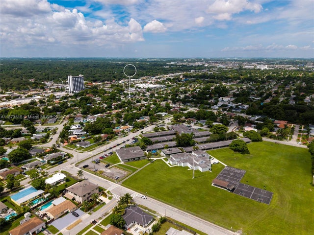 5 of 42 - 16830 Ne 6th Ct, North Miami Beach, FL