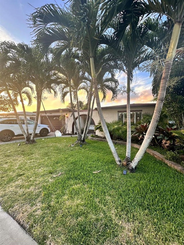 2 of 22 - 8935 Nw 11th St, Pembroke Pines, FL