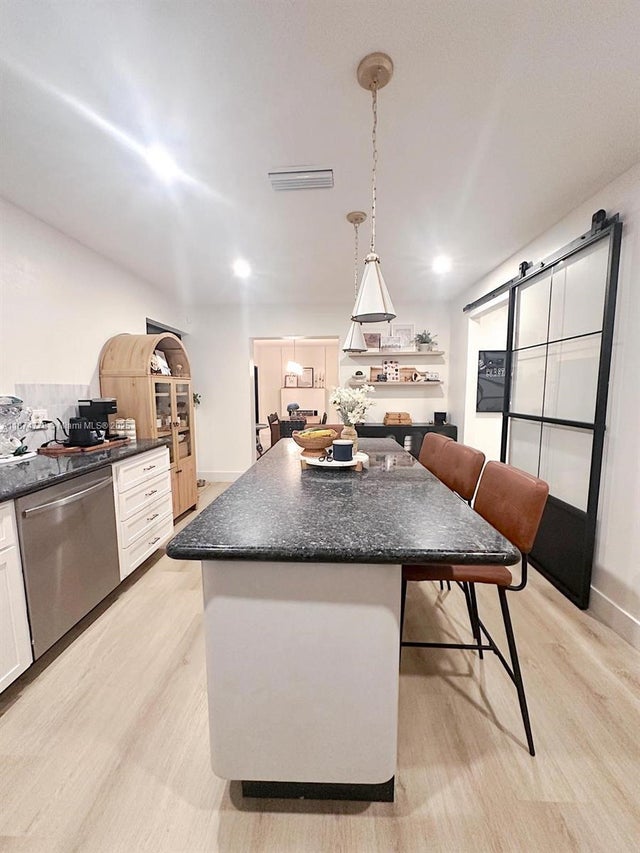 4 of 22 - 8935 Nw 11th St, Pembroke Pines, FL