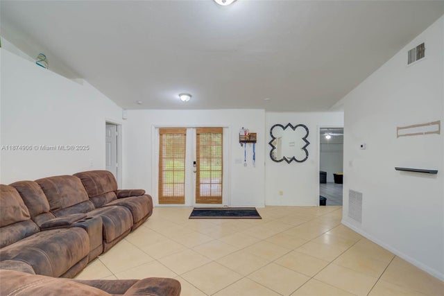 5 of 20 - 530 7th St Sw, Naples, FL