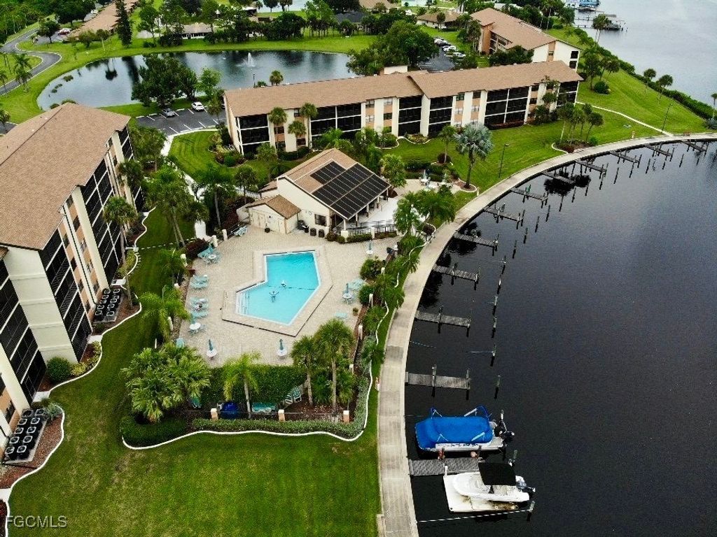 16100 Bay Pointe Blvd 105, NORTH FORT MYERS
