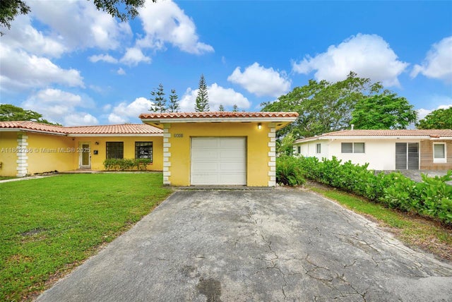 2 of 59 - 6750 White Oak Dr, Miami Lakes, FL
