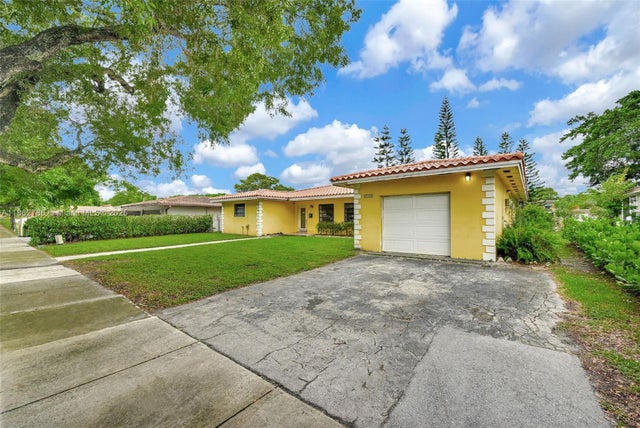 3 of 59 - 6750 White Oak Dr, Miami Lakes, FL