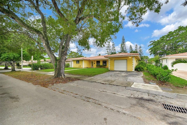 4 of 59 - 6750 White Oak Dr, Miami Lakes, FL