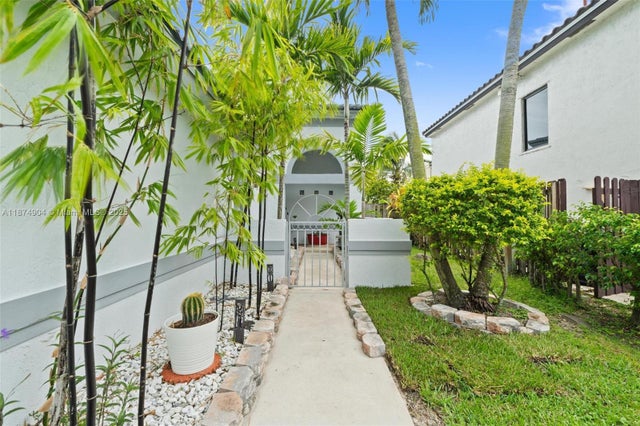 4 of 44 - 16034 Sw 83rd Ter, Miami, FL