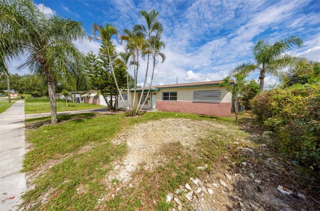 3 of 32 - 6721 Simms St, Hollywood, FL