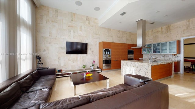 5 of 10 - 1486 Commodore Way, Hollywood, FL