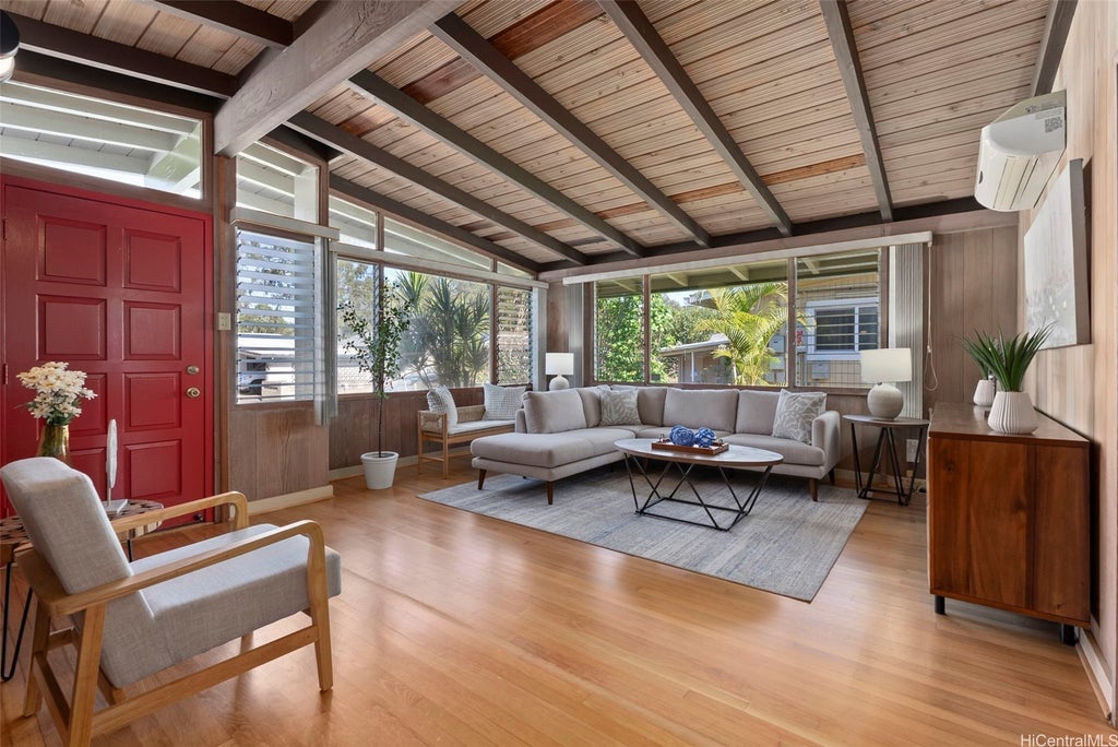 261 Kaliponi Street, Wahiawa