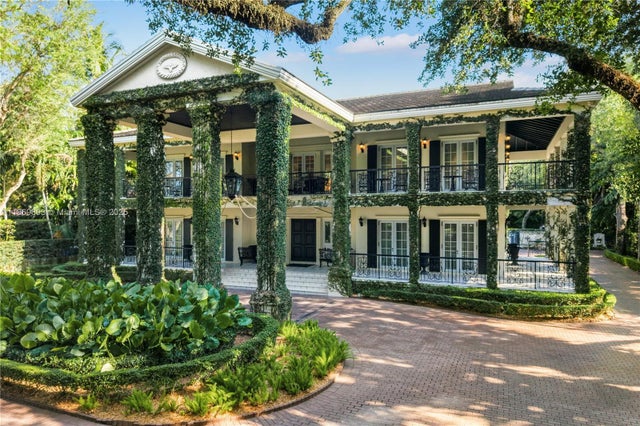 3 of 7 - 612 Sunset Dr, Coral Gables, FL