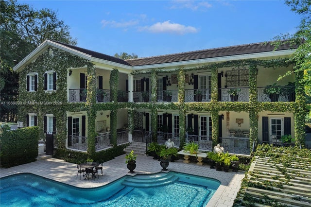 5 of 7 - 612 Sunset Dr, Coral Gables, FL