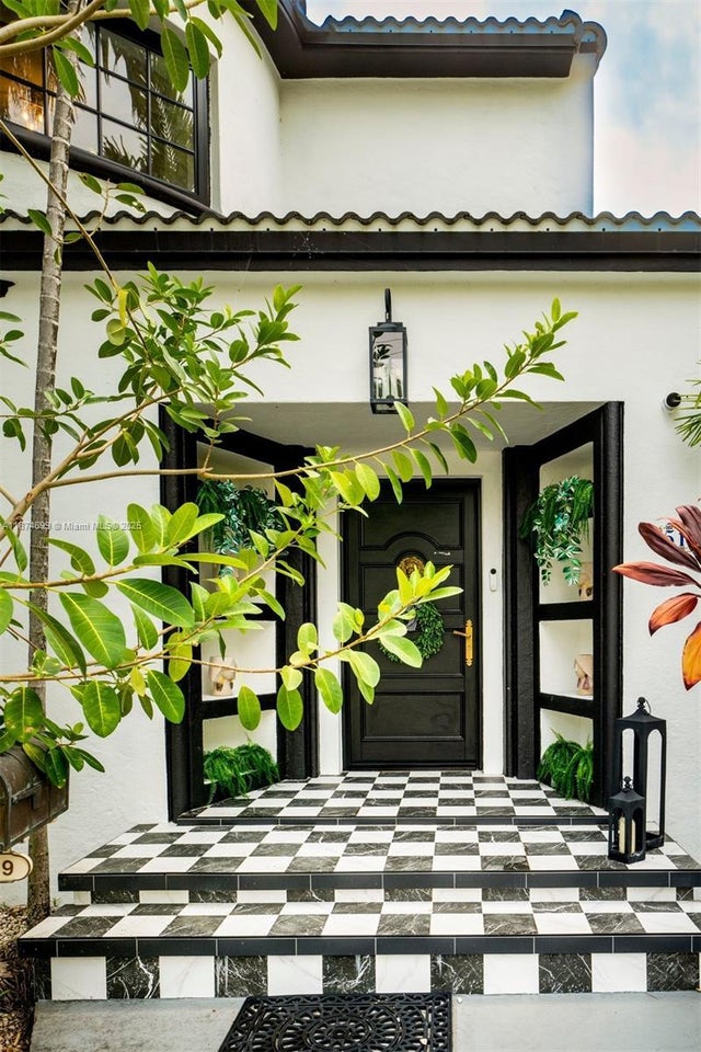4 of 39 - 5149 Alton Rd, Miami Beach, FL