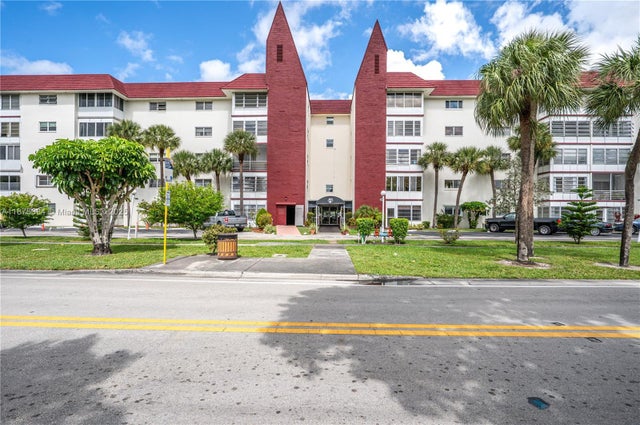 1 of 22 - 4851 Nw 21st St 214, Lauderhill, FL