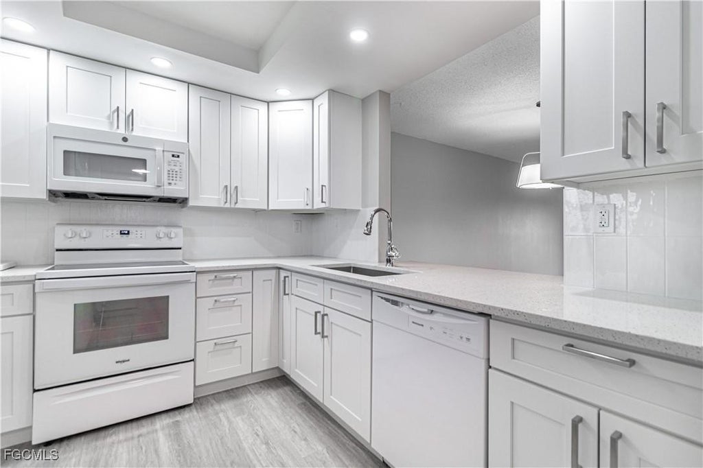 6102 Augusta Dr 315, FORT MYERS