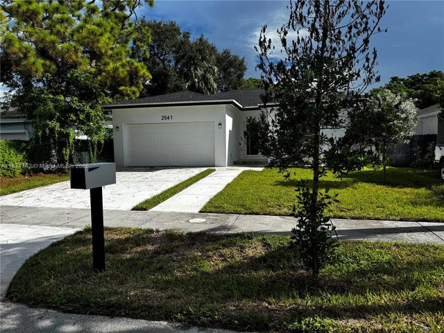 1 of 12 - 2541 Nw 9th St, Fort Lauderdale, FL