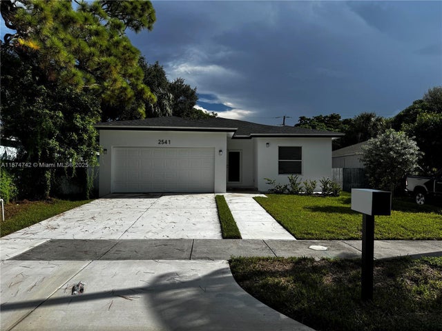 2 of 12 - 2541 Nw 9th St, Fort Lauderdale, FL