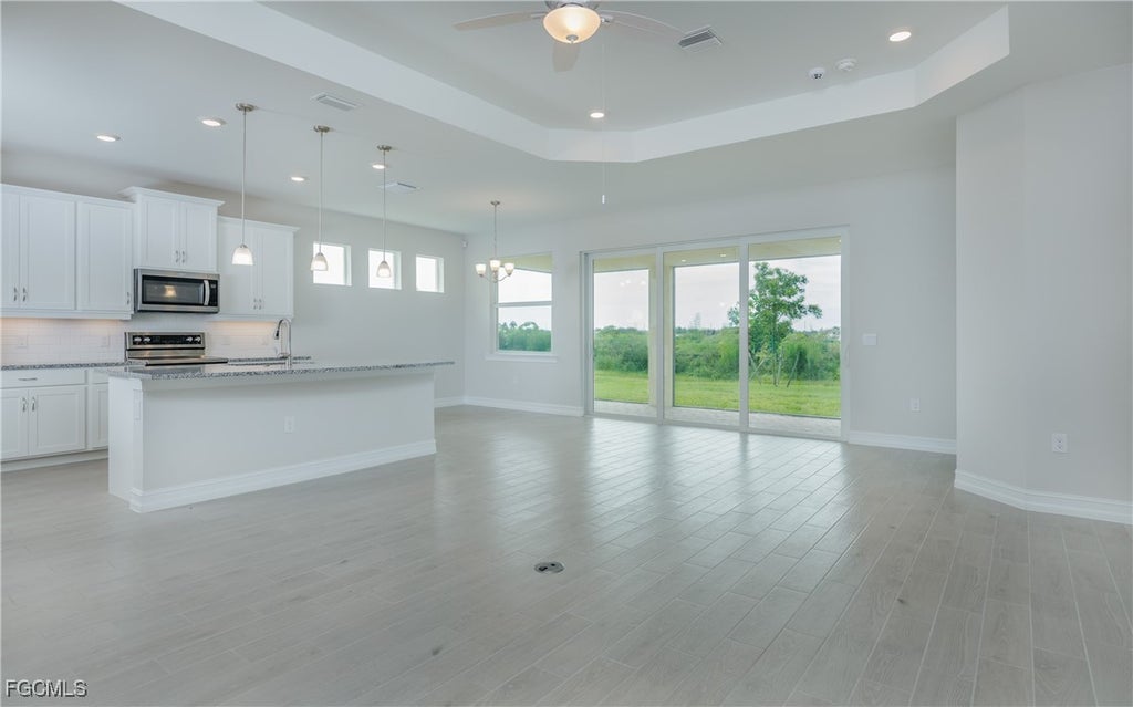 374 Spring Hill Lake Loop, Cape Coral