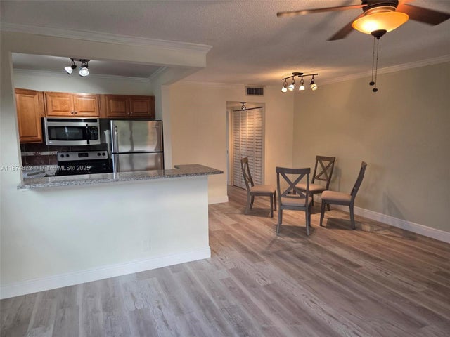 2 of 15 - 92 Sheffield D 92-d, West Palm Beach, FL