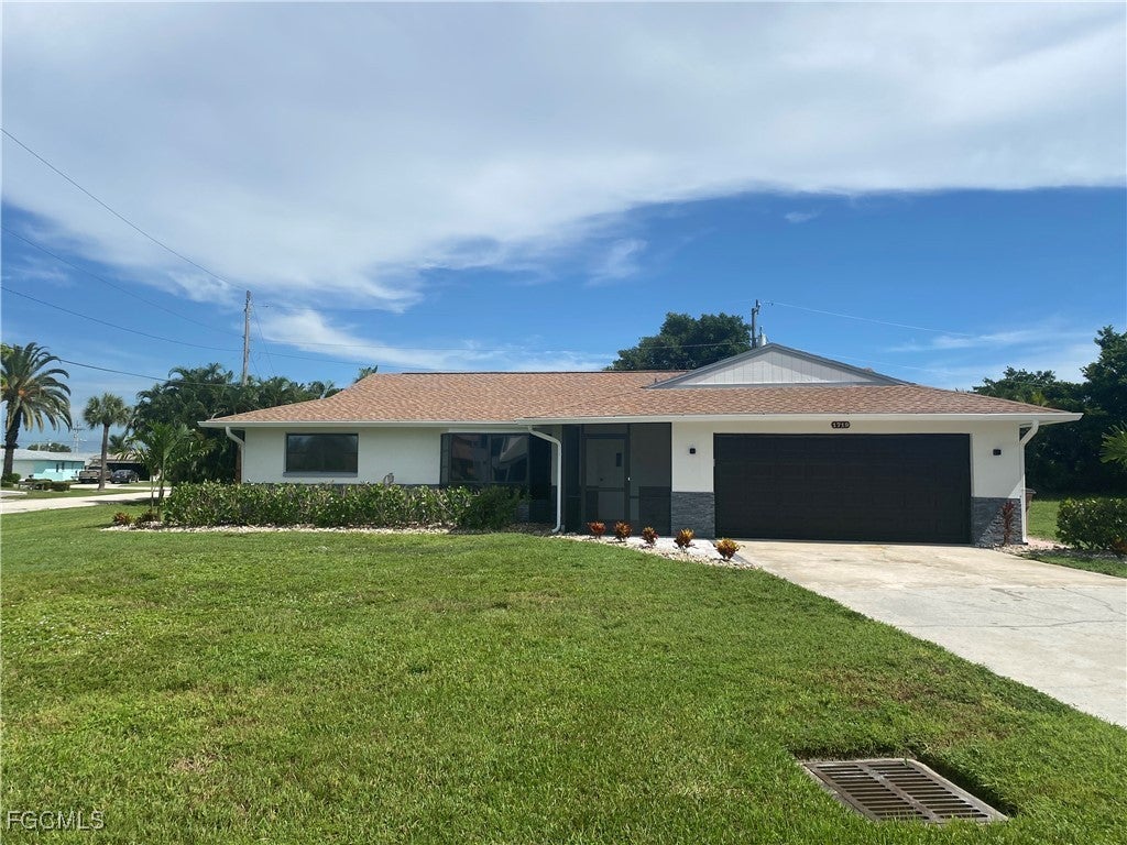 1719 Sandy Cir, Cape Coral
