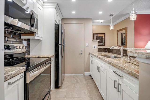 4 of 27 - 720 Bayshore Dr 804, Fort Lauderdale, FL