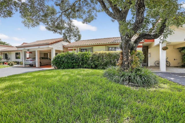 311 Lakeside Ct 238, Sunrise