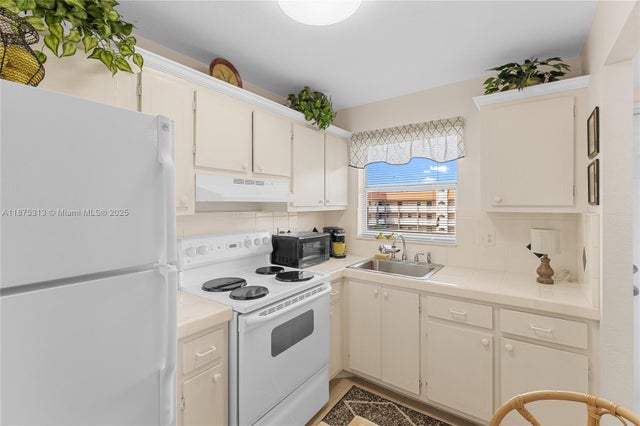 4 of 47 - 8950 Sunrise Lakes Blvd 309, Sunrise, FL