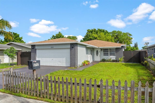 2 of 34 - 5717 Mayo St, Hollywood, FL