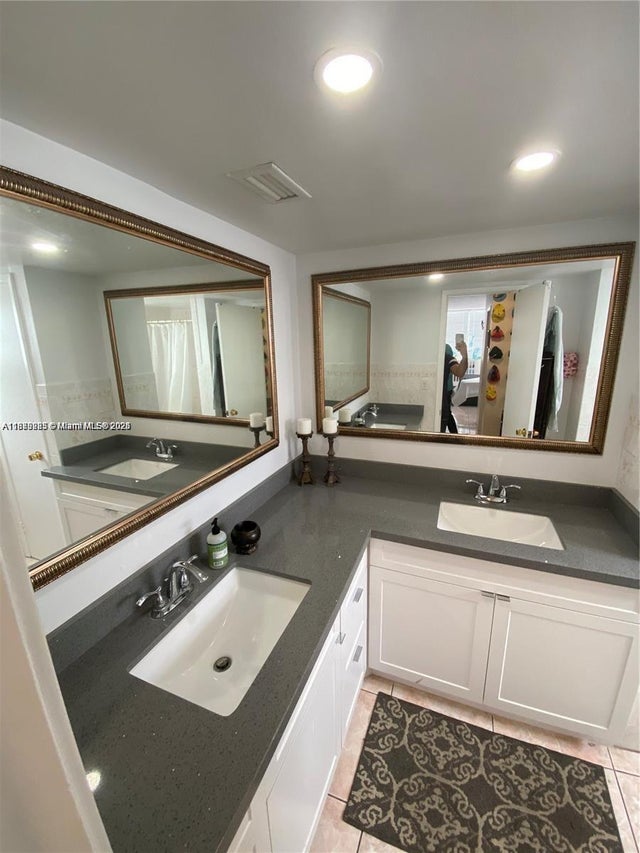 5 of 9 - 1670 Ne 191st St 315-3, Miami, FL
