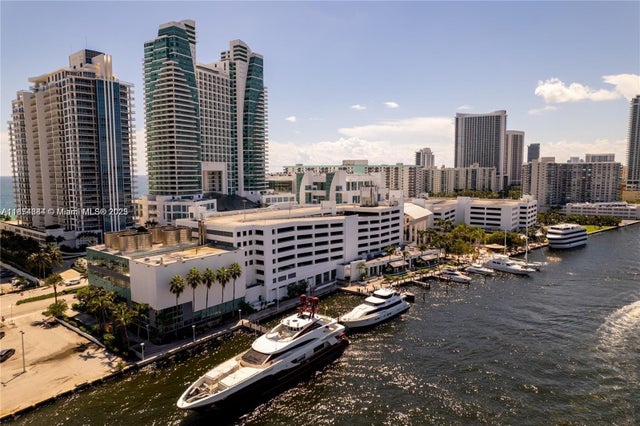 4 of 23 - 1000 Parkview Dr 805, Hallandale Beach, FL