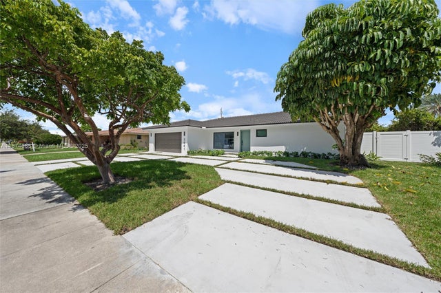 1 of 20 - 3041 Ne 45th St, Lighthouse Point, FL