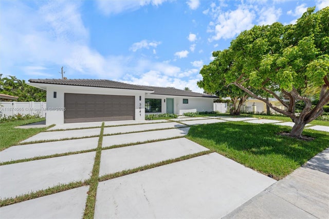 2 of 20 - 3041 Ne 45th St, Lighthouse Point, FL