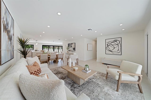 4 of 20 - 3041 Ne 45th St, Lighthouse Point, FL