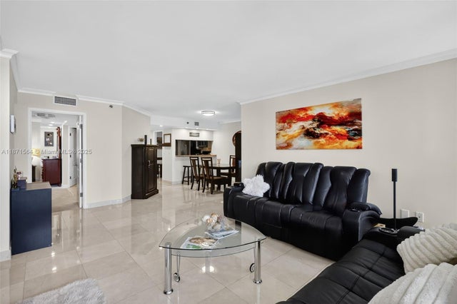 4 of 45 - 5757 Collins Ave 801, Miami Beach, FL