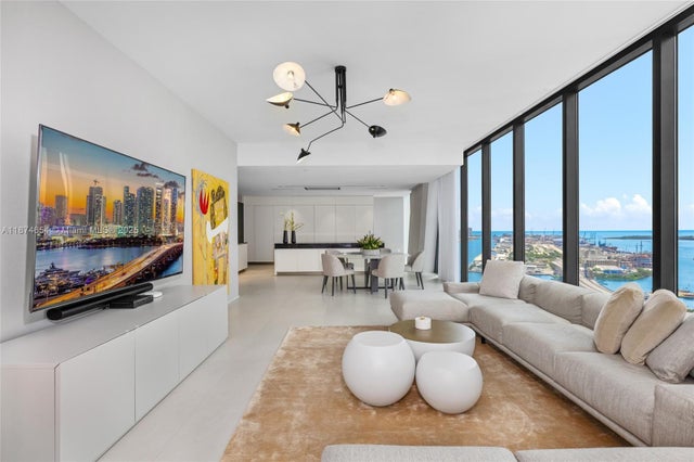 3 of 31 - 1000 Biscayne Blvd 3801, Miami, FL
