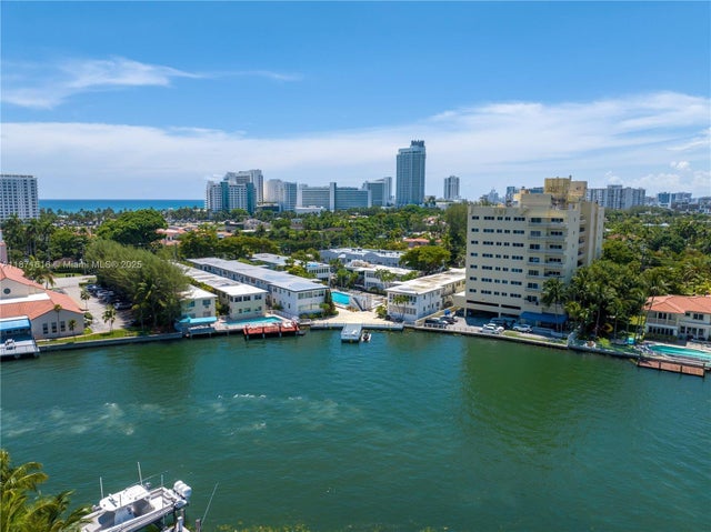 5 of 20 - 4710 Pine Tree Dr 26, Miami Beach, FL