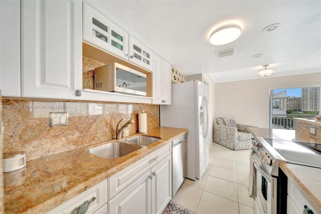 5 of 36 - 126 Golden Isles Dr 43a, Hallandale Beach, FL