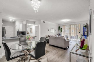 Photo of Listing #A11875367