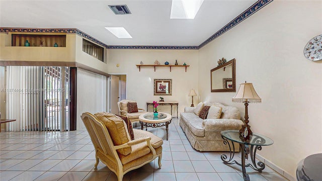 5 of 28 - 10428 Sw 118th Pl, Miami, FL